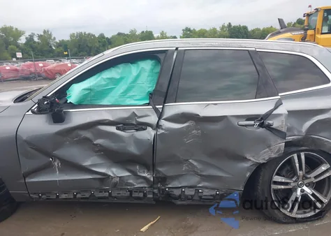 2018 Volvo Xc60 T5 Momentum из США, поврежденный, VIN LYV102RK5JB106114